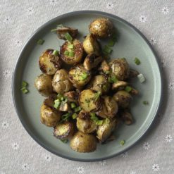 Картофель Беби с грибами и луком